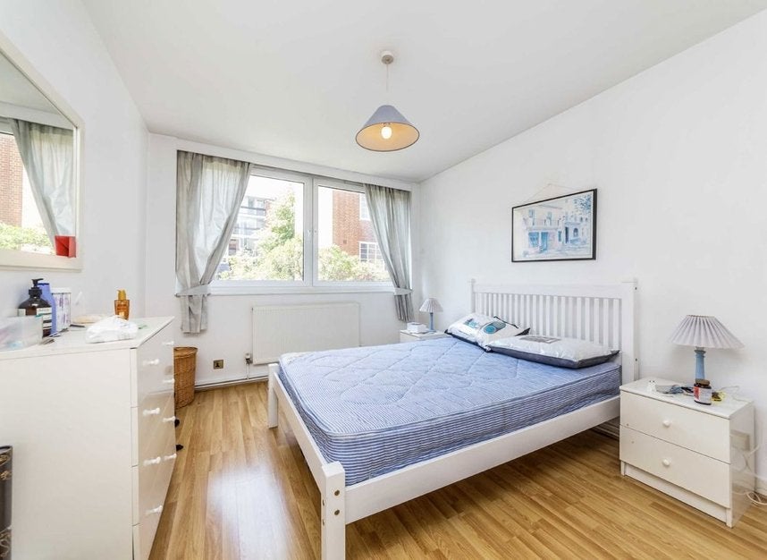 Flat St Petersburgh Place in City of Westminster