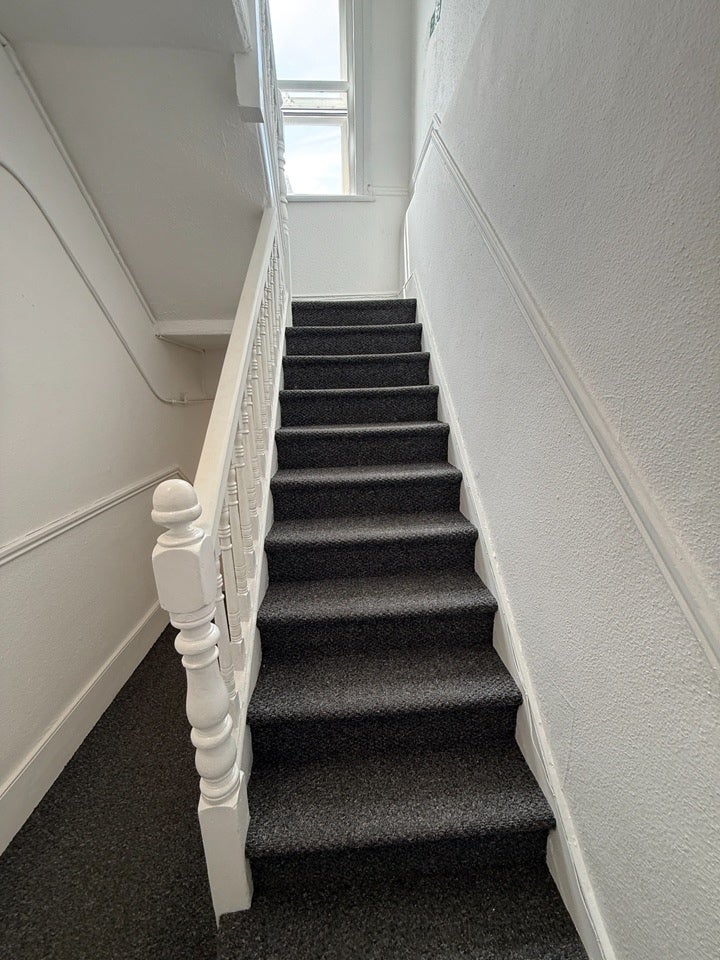 Flat Springbank Road in Greater London