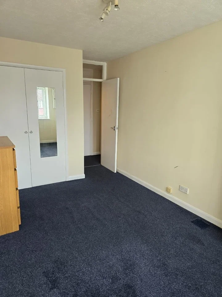 Flat Marchside Close in Greater London