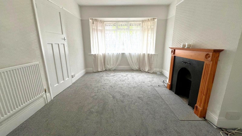 House Downlands Avenue in Worthing