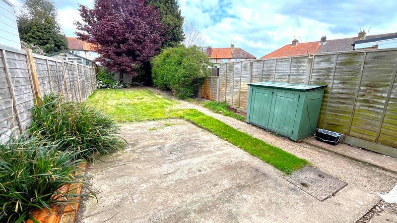 House Downlands Avenue in Worthing