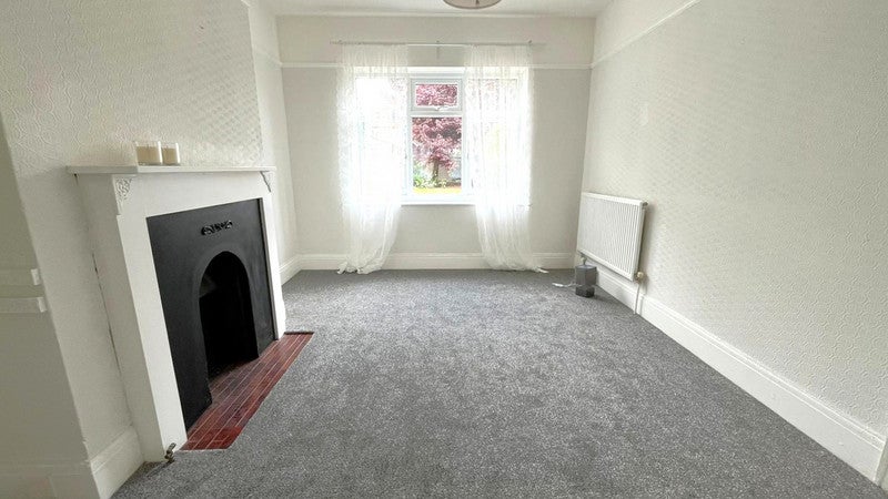 House Downlands Avenue in Worthing
