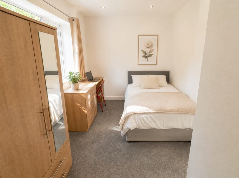 Room Anderton Park Road in Birmingham