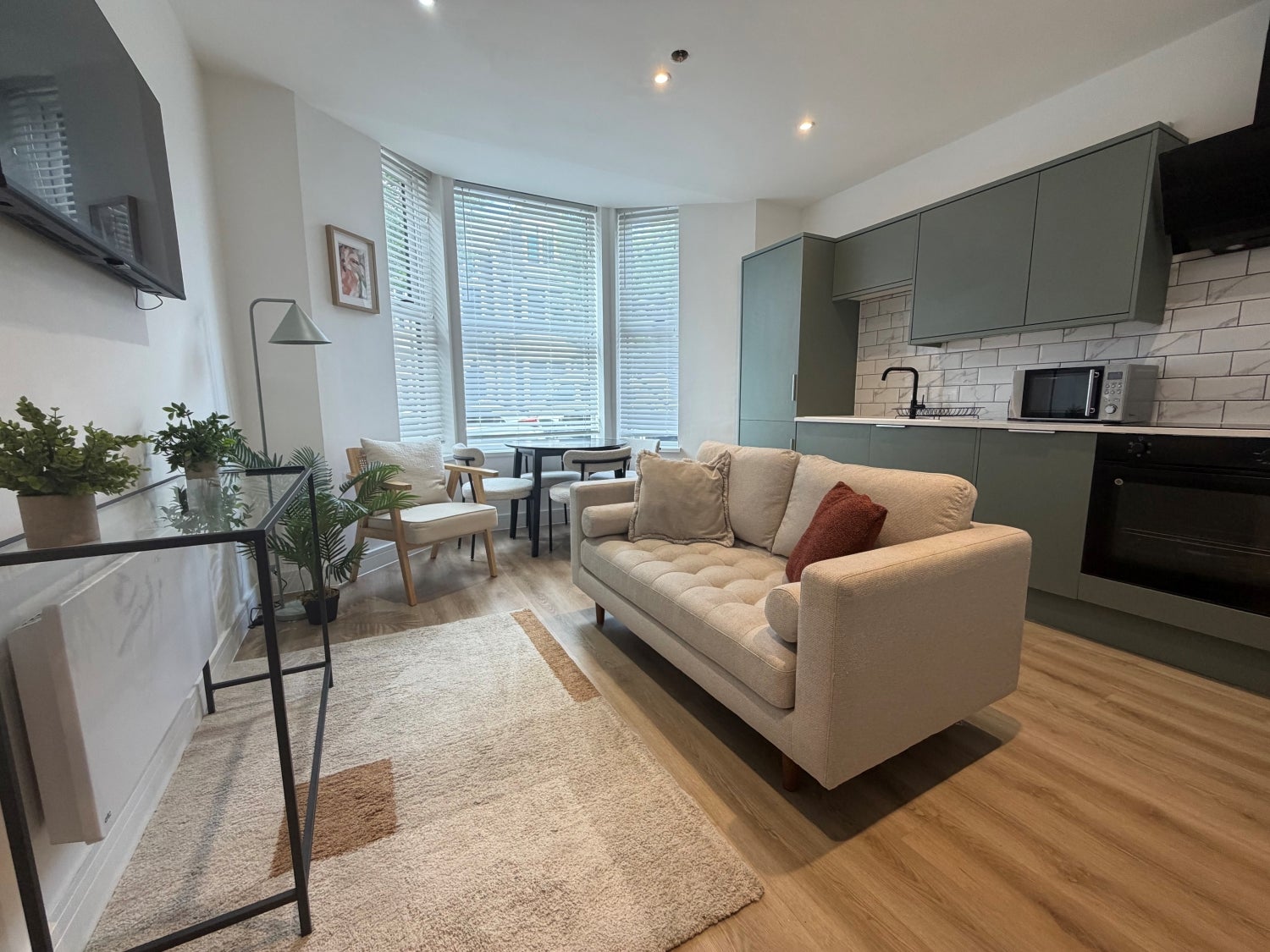 Flat Connaught Road in Cardiff