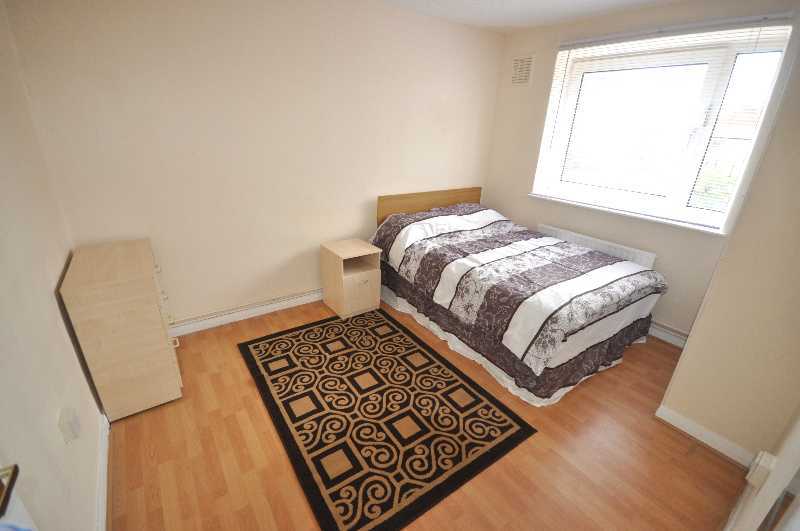 Flat Whitmore Road in Greater London