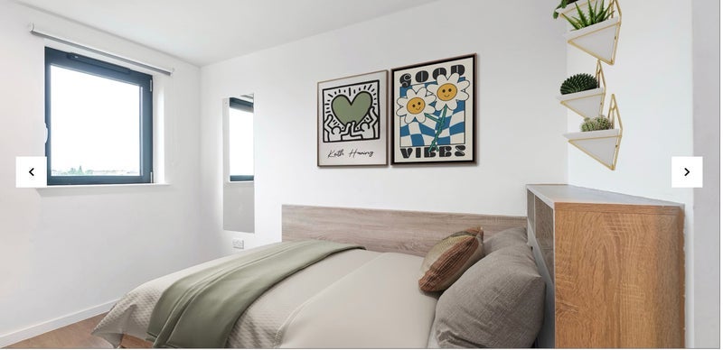 Room North End Road in Greater London