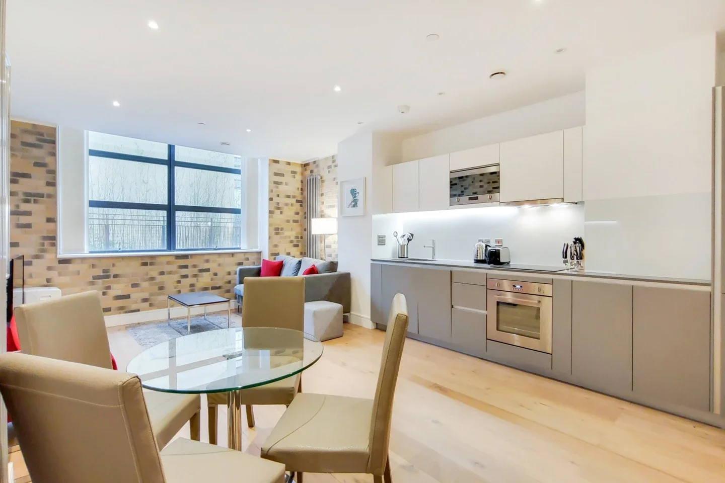 Flat Carlow Street in Greater London