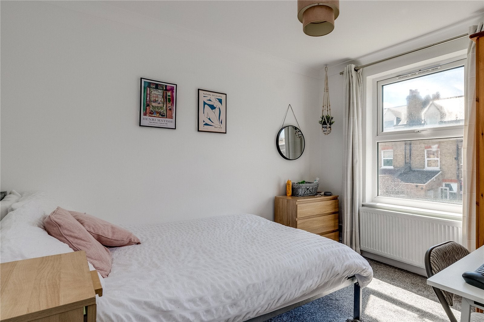 Flat Dafforne Road in Greater London