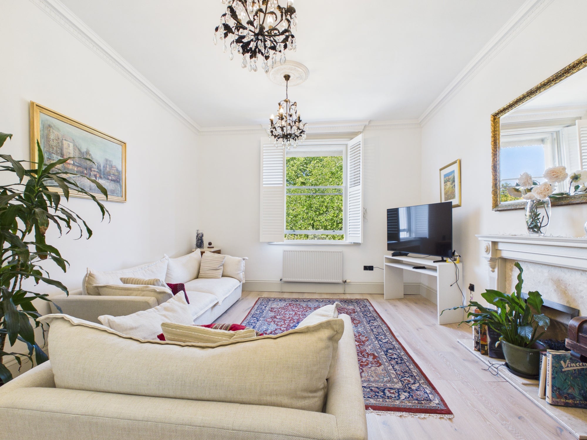 Flat Pittville Lawn in Cheltenham