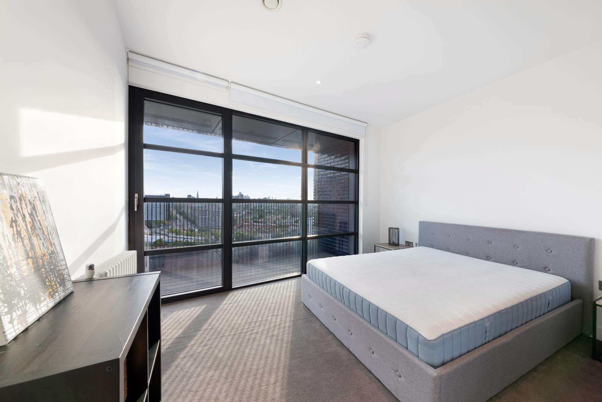 Flat Lyell Street in Greater London