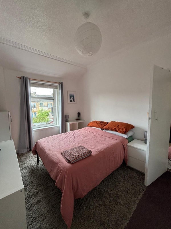 Room St Kenneth Drive in Glasgow