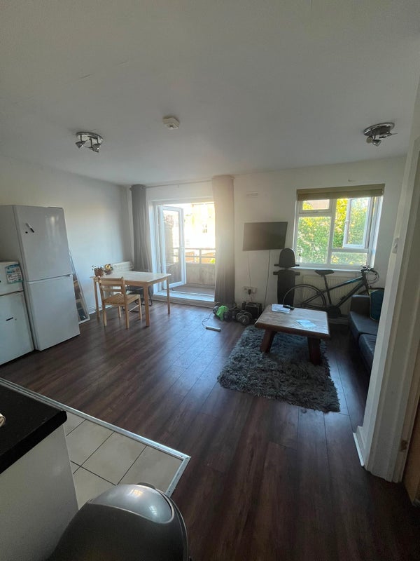 Room Goldhawk Road in Greater London