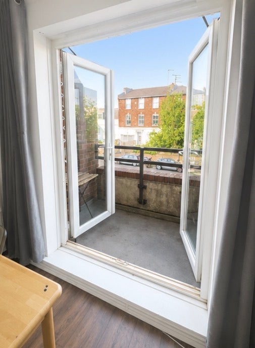 Room Goldhawk Road in Greater London
