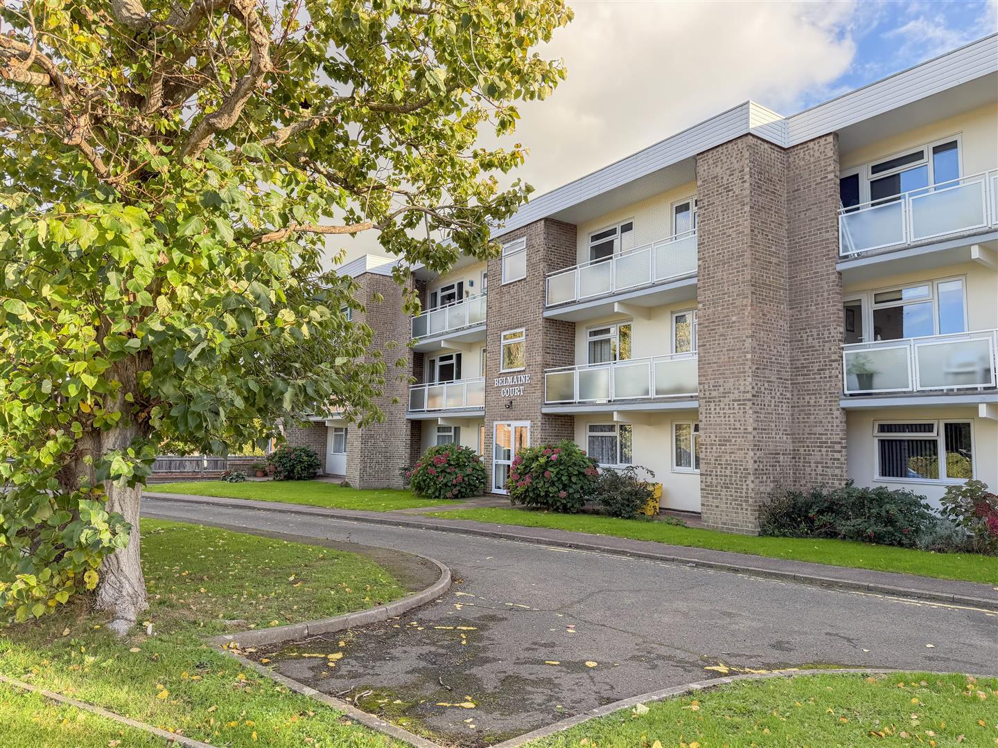 Flat Collington Lane East in Rother