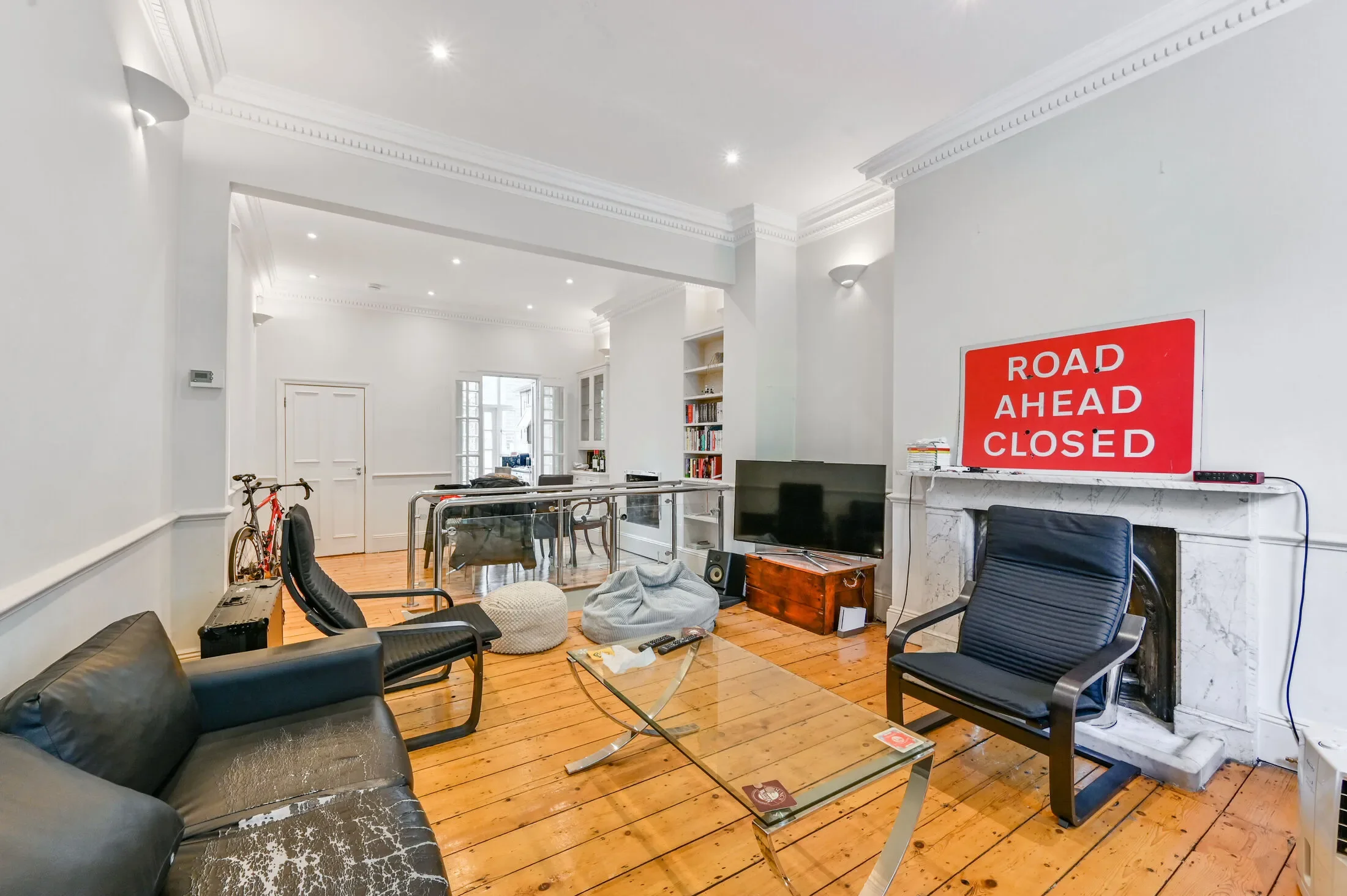 Flat Hogan Mews in City of Westminster