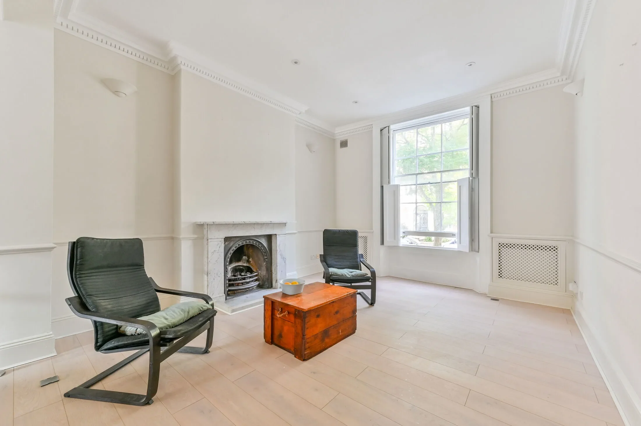 Flat Hogan Mews in City of Westminster