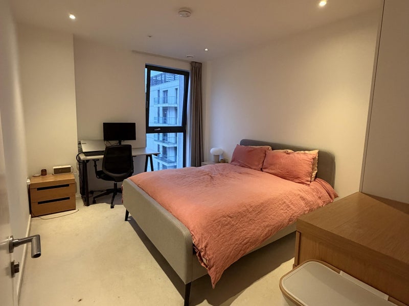 Room West Park Walk in Greater London