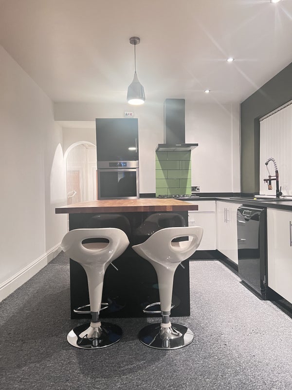 Room Bath Street in Stoke-on-Trent