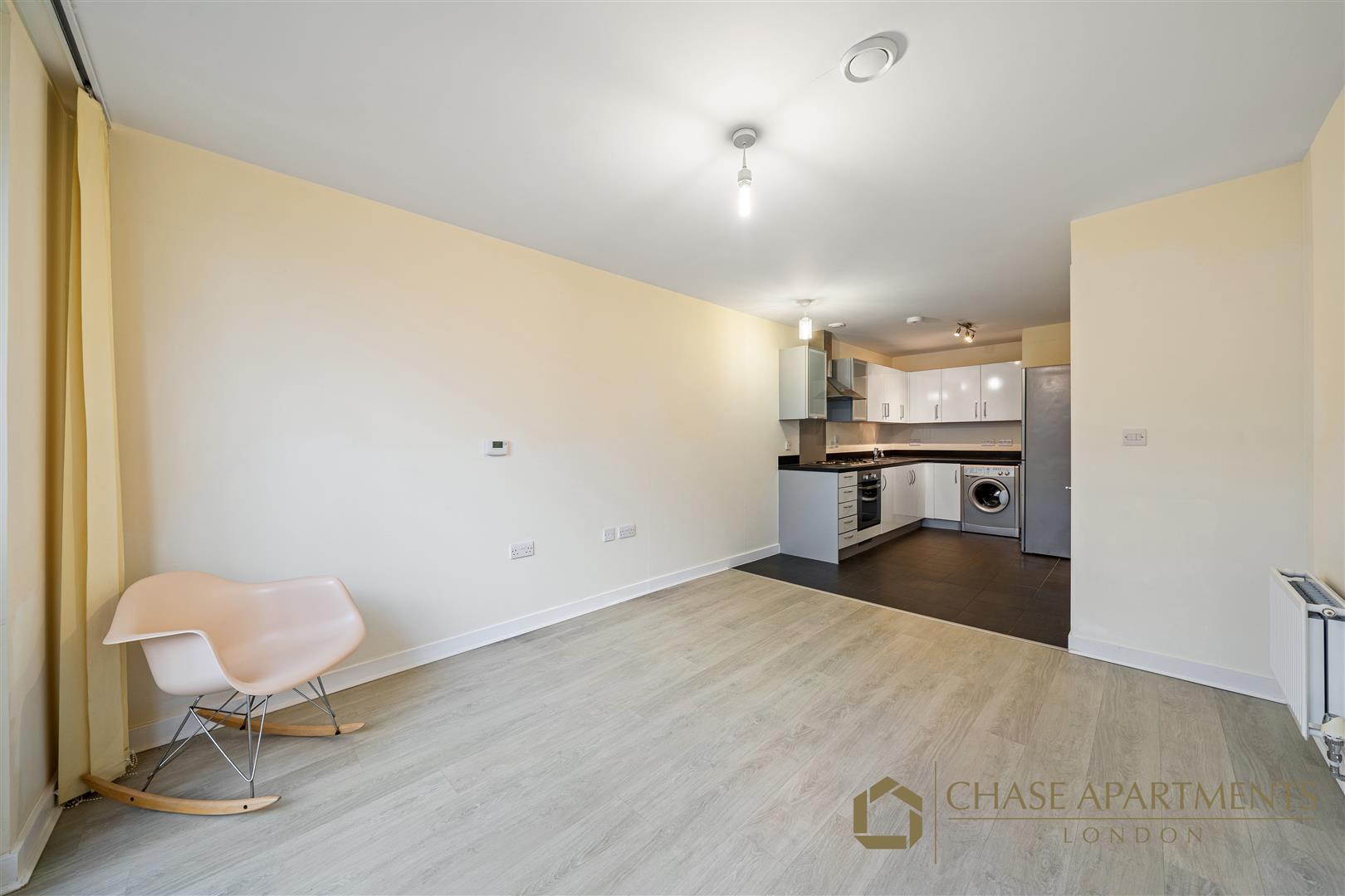 Flat Gatliff Road in City of Westminster