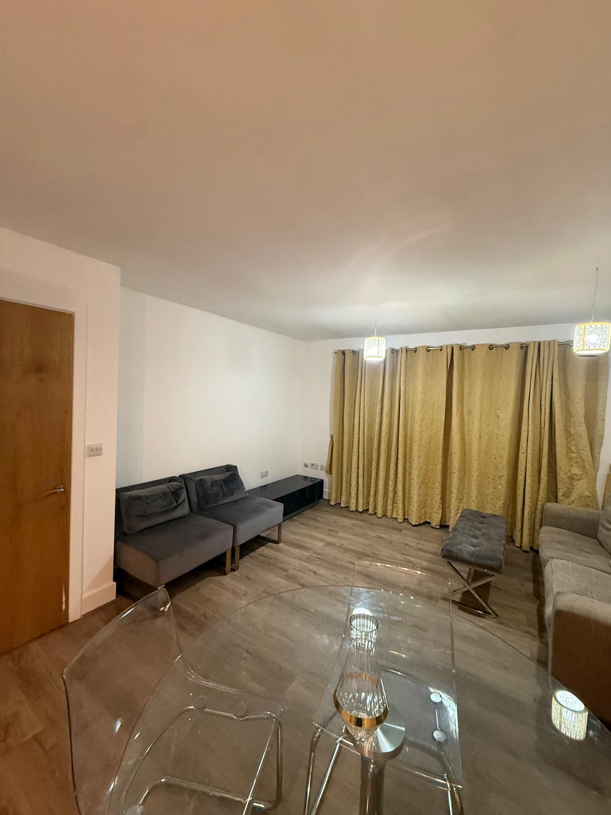 Flat Clapham Road in Greater London