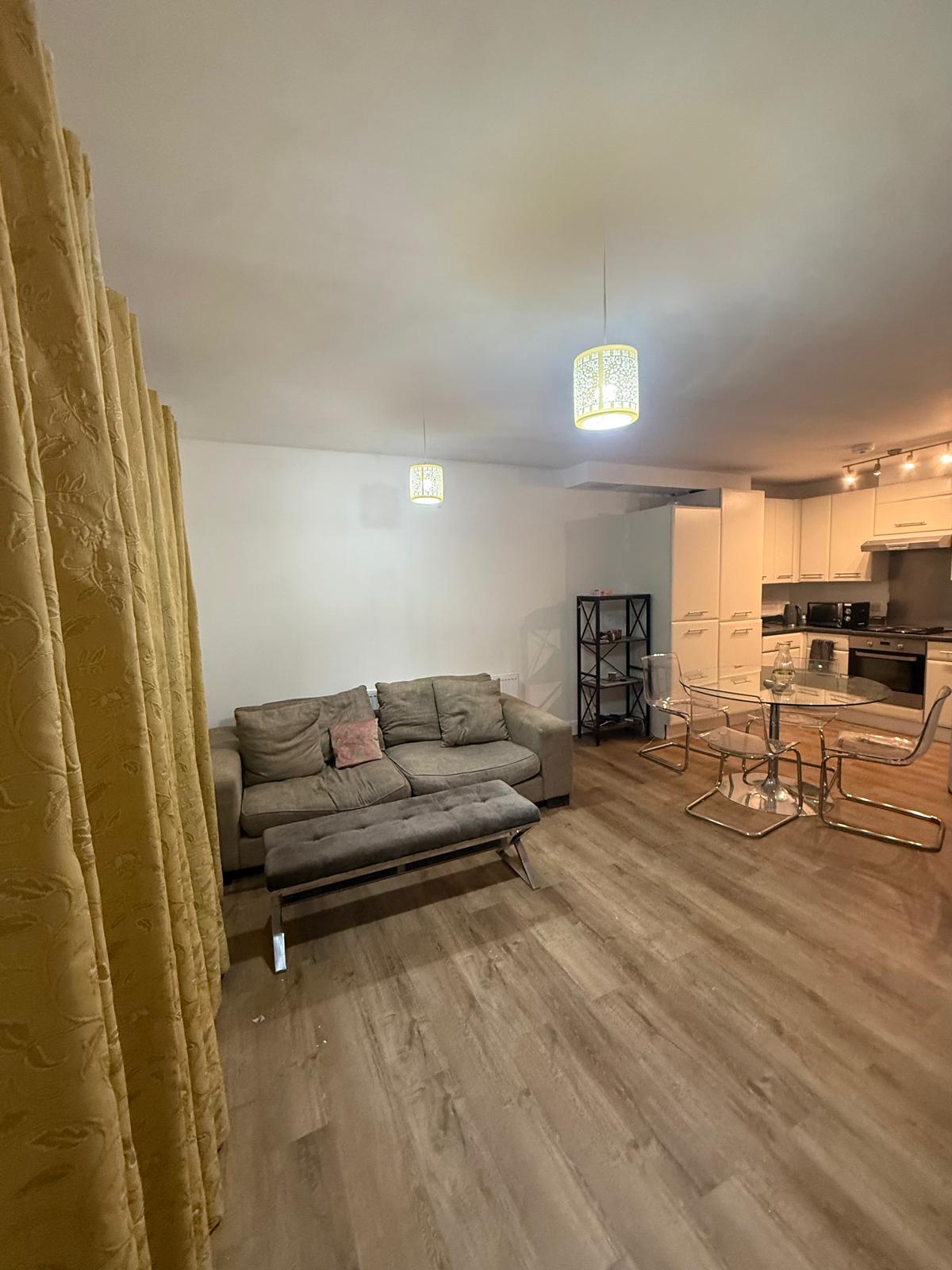 Flat Clapham Road in Greater London