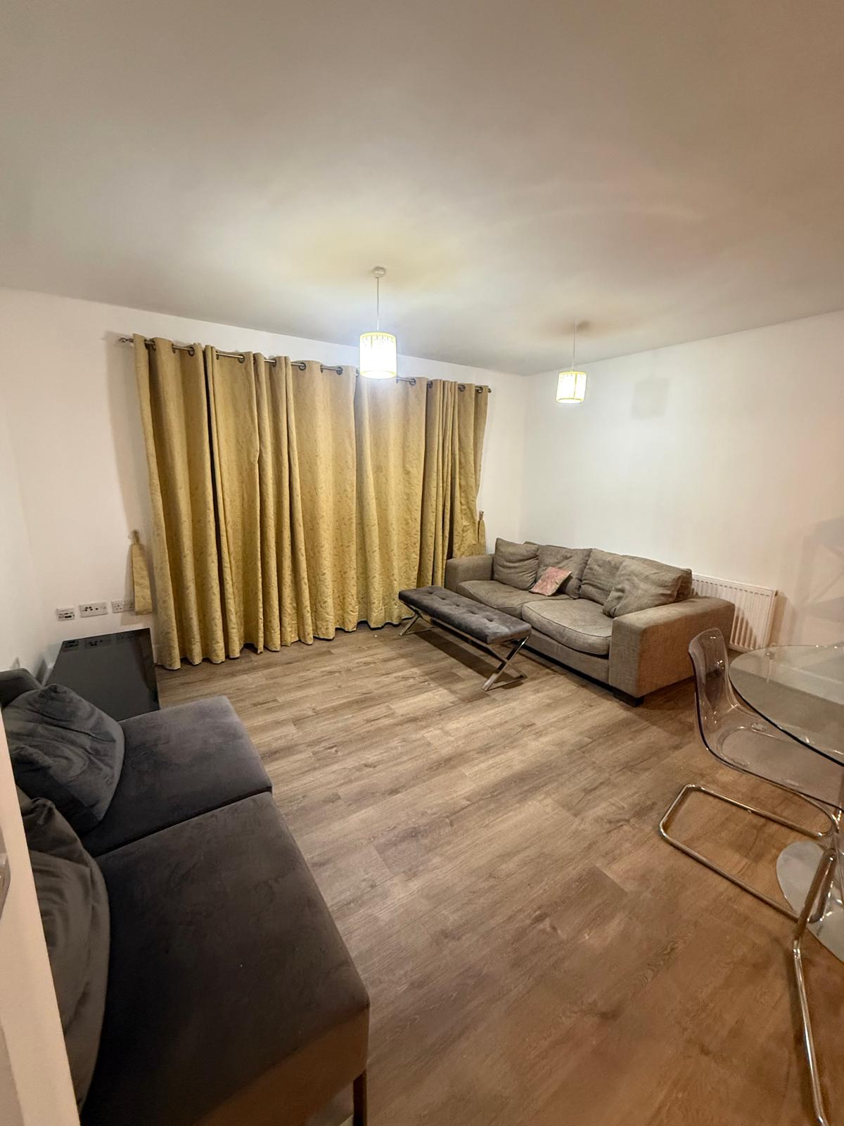 Flat Clapham Road in Greater London