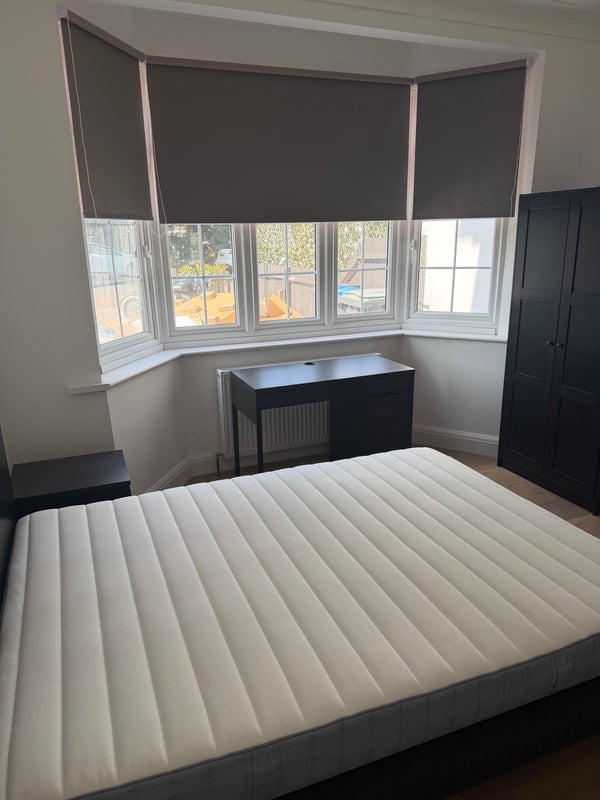 Room Bramley Road in Greater London