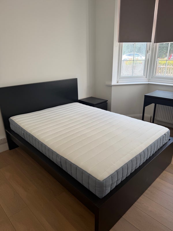 Room Bramley Road in Greater London
