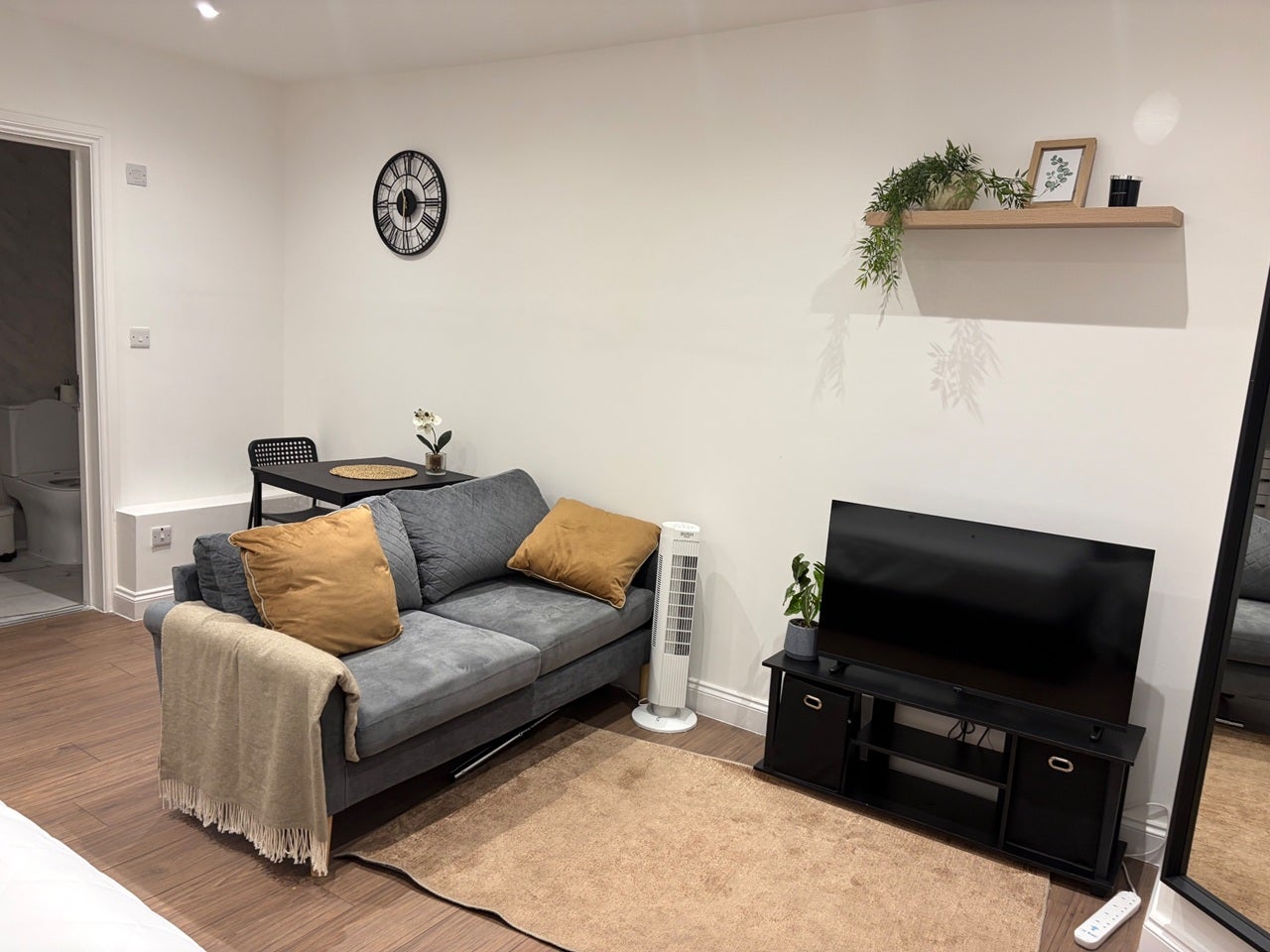 Flat Kingsland Road in Greater London