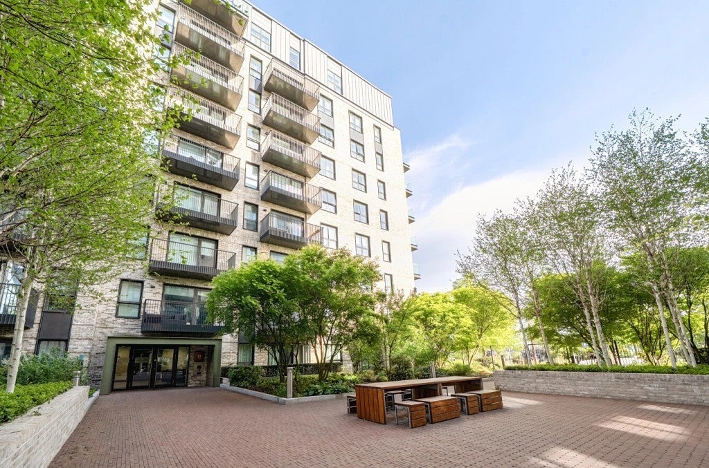Flat Greenleaf Walk in Greater London