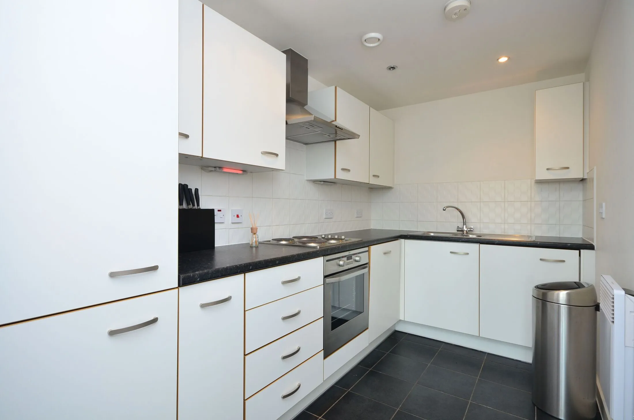 Flat Trinity Road in Greater London