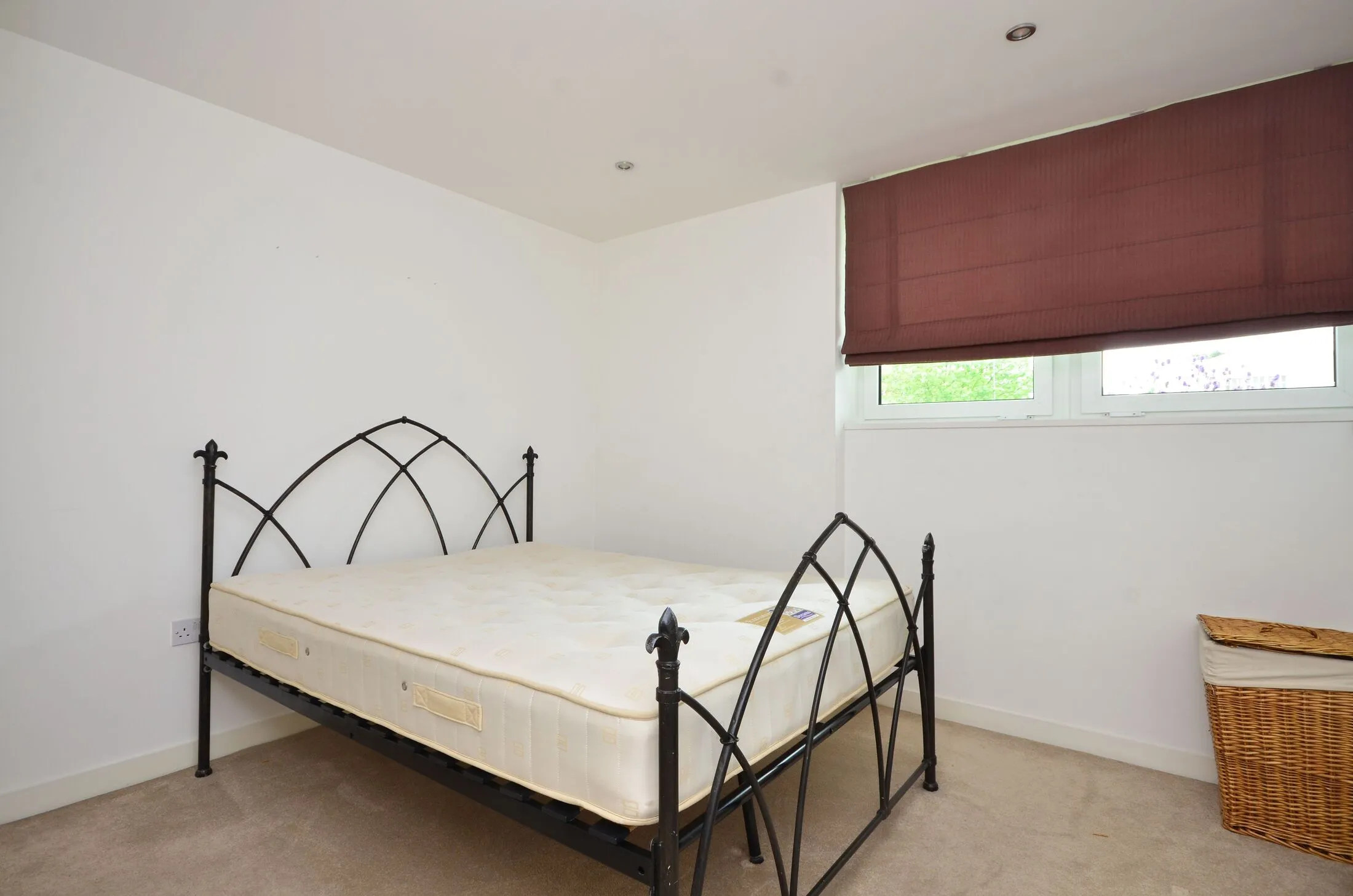 Flat Trinity Road in Greater London