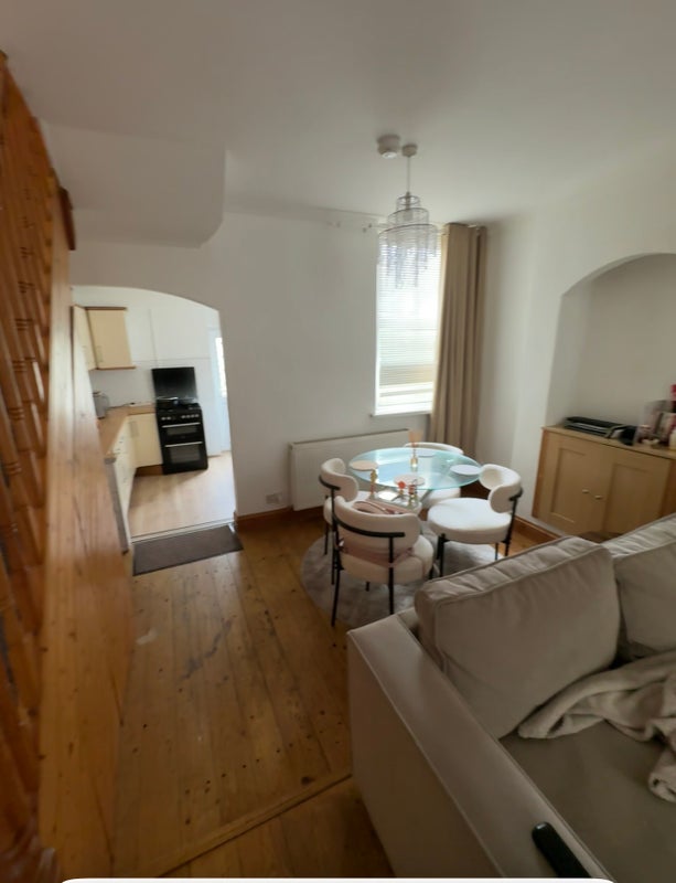 Room Aberystwith Street in Cardiff