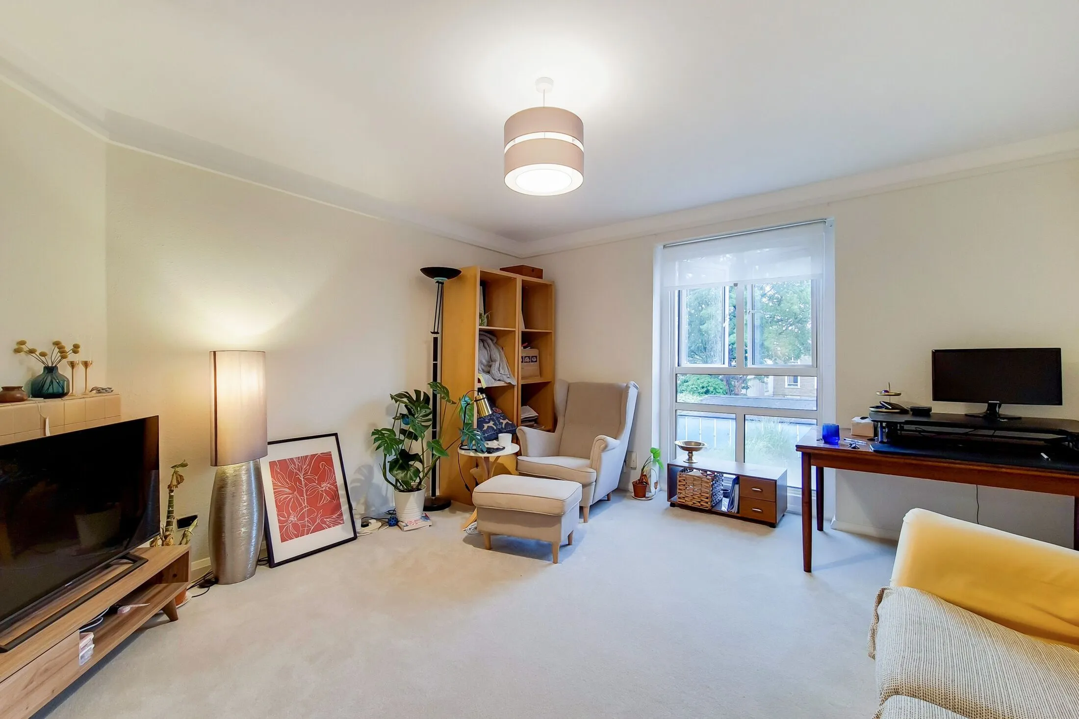Flat Fellows Road in Greater London