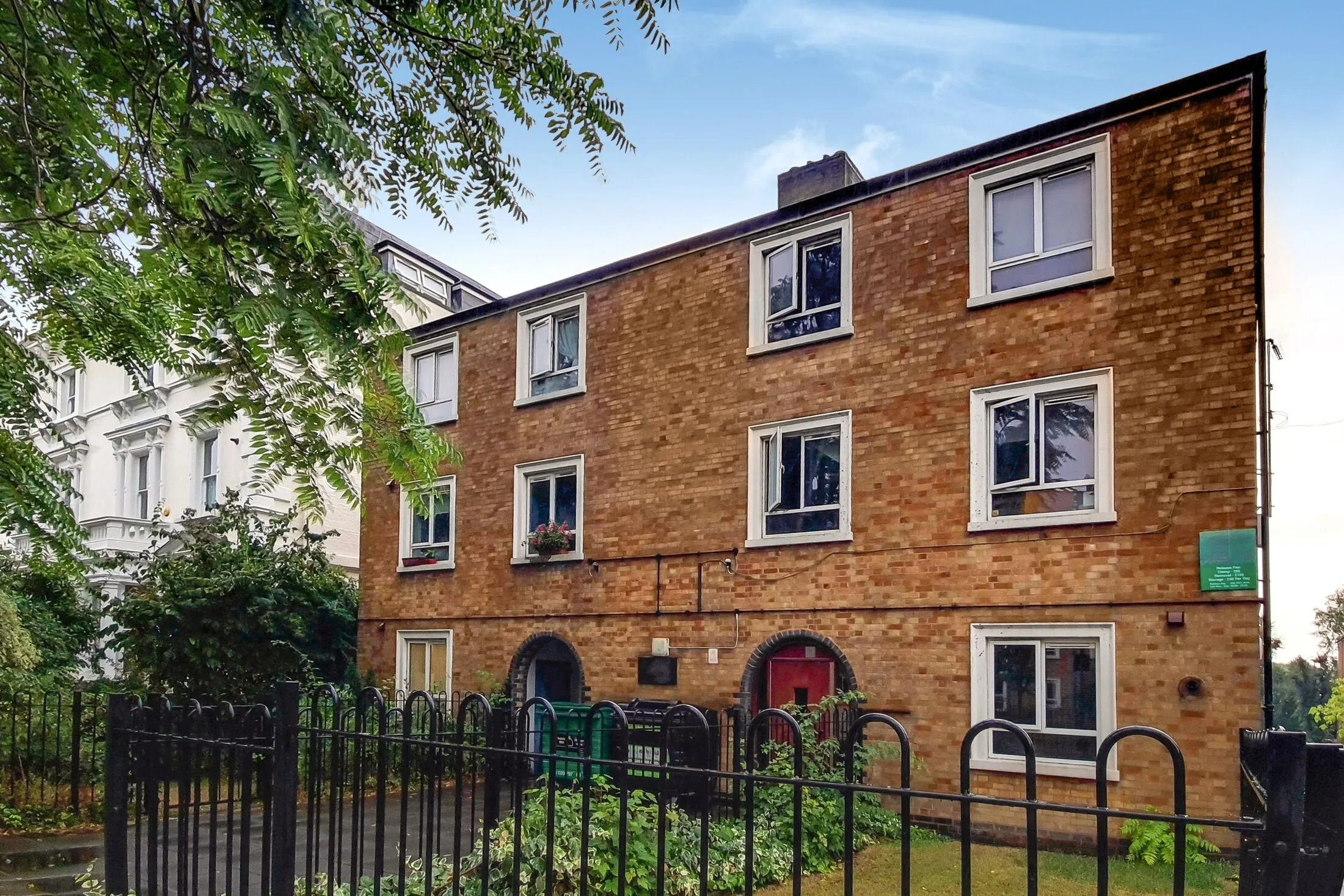 Flat Fellows Road in Greater London