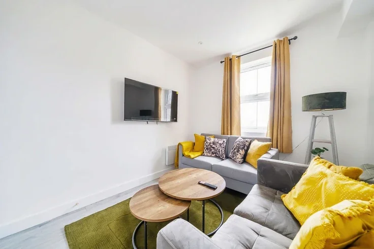 Flat Union Street in Rushmoor