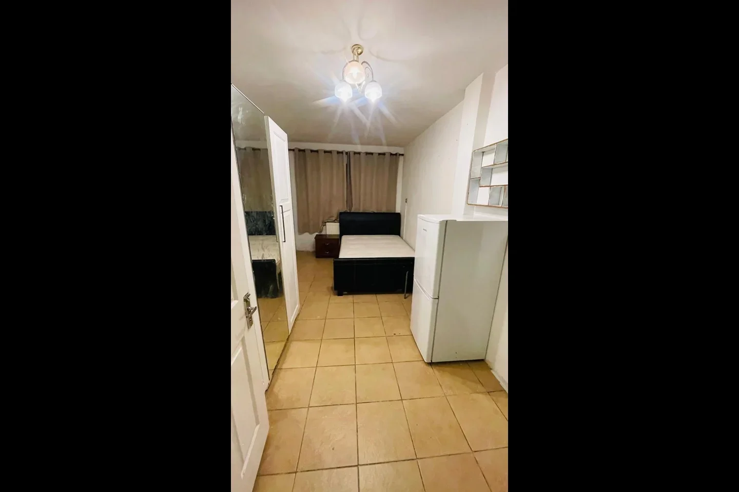 Flat Darris Close in Greater London