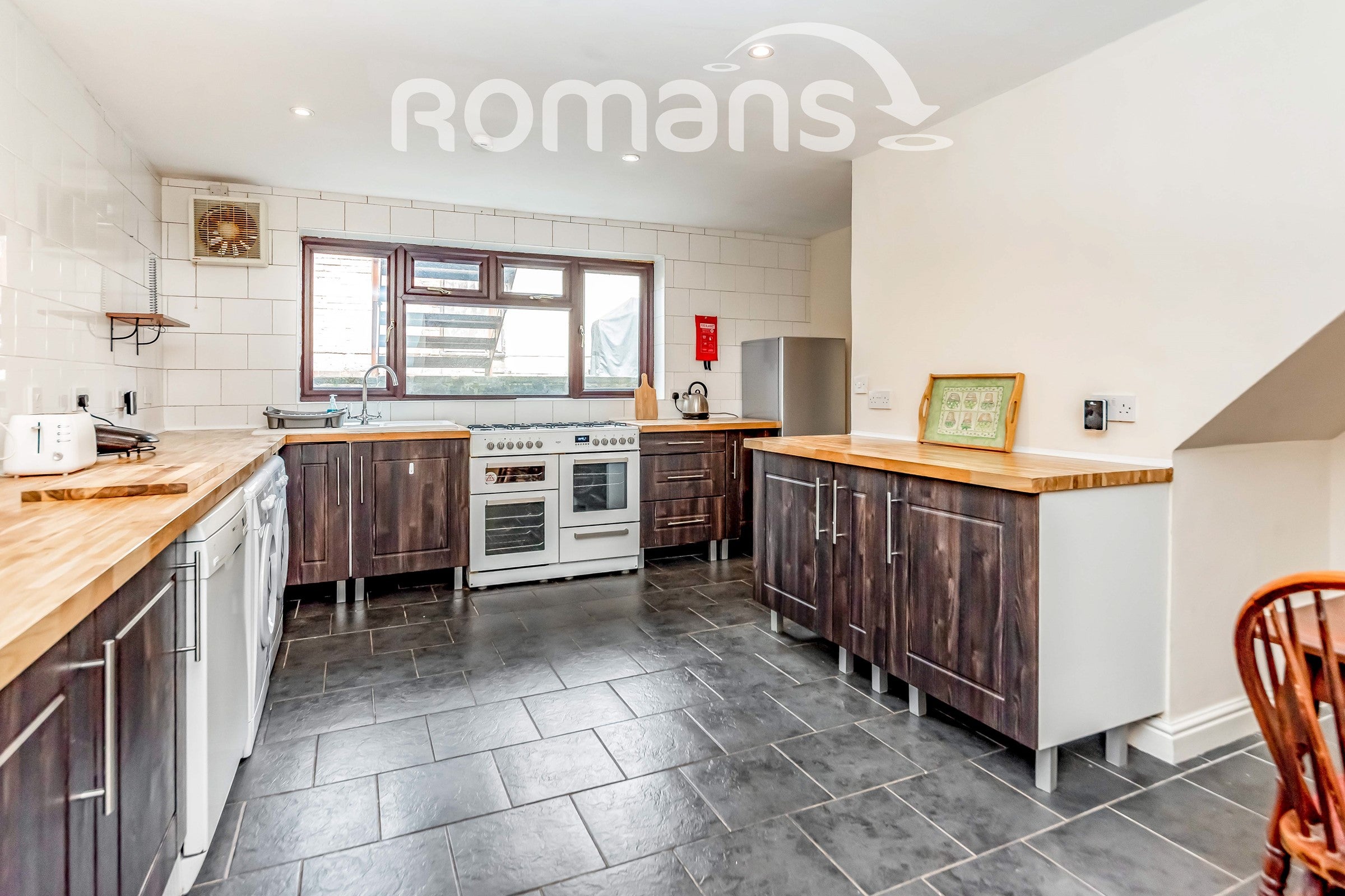 Room Upper Hale Road in Farnham