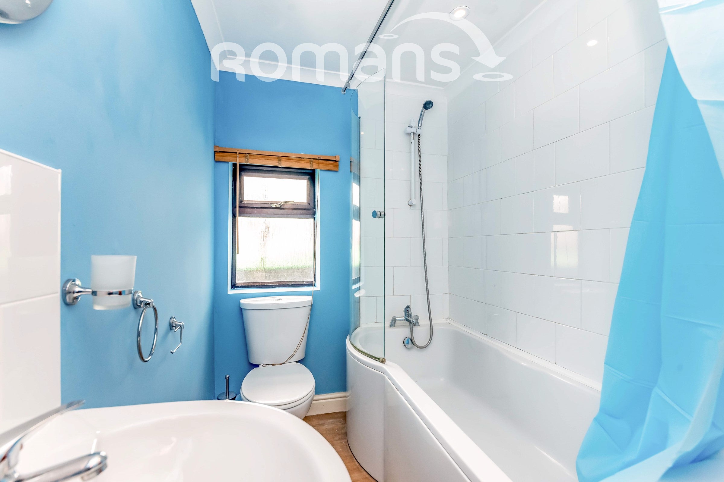 Room Upper Hale Road in Farnham