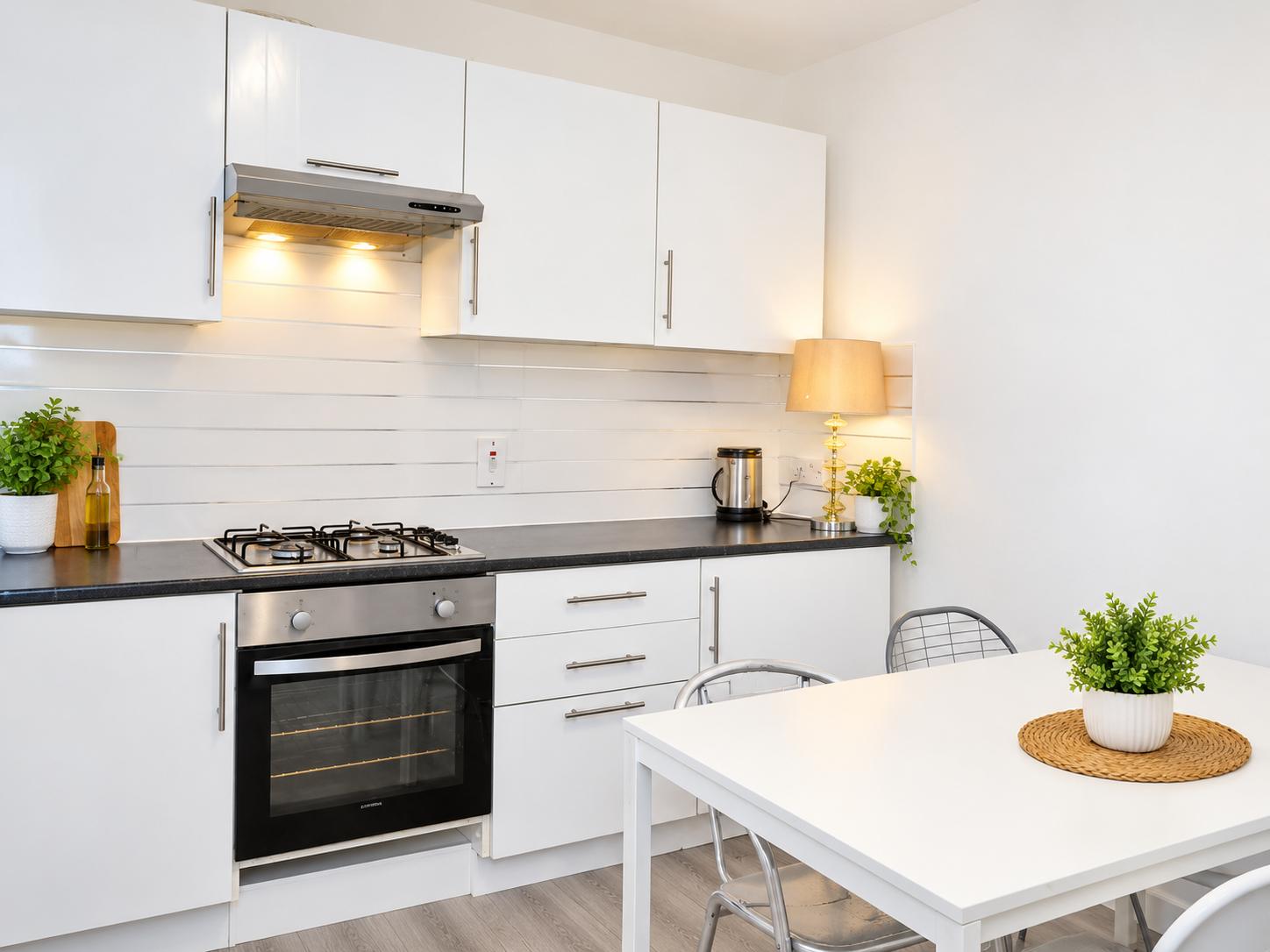 Room Beccles Street in Greater London
