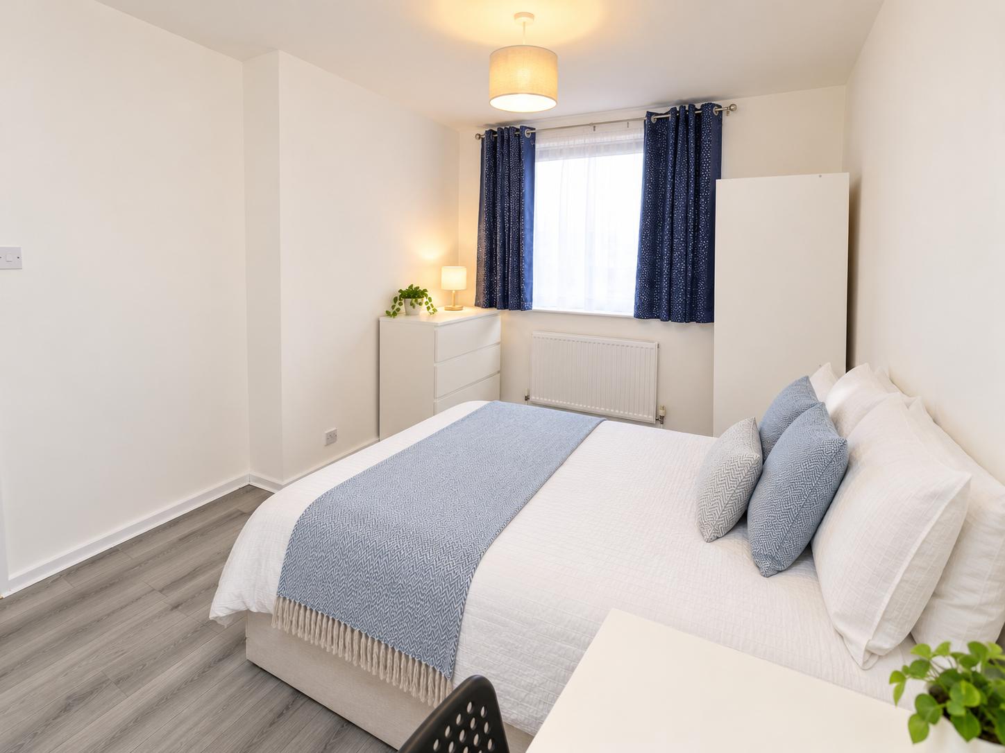 Room Beccles Street in Greater London