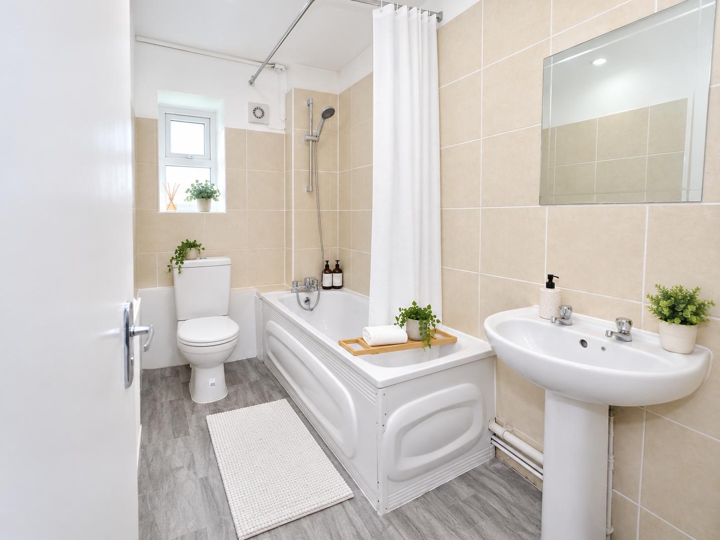 Room Beccles Street in Greater London