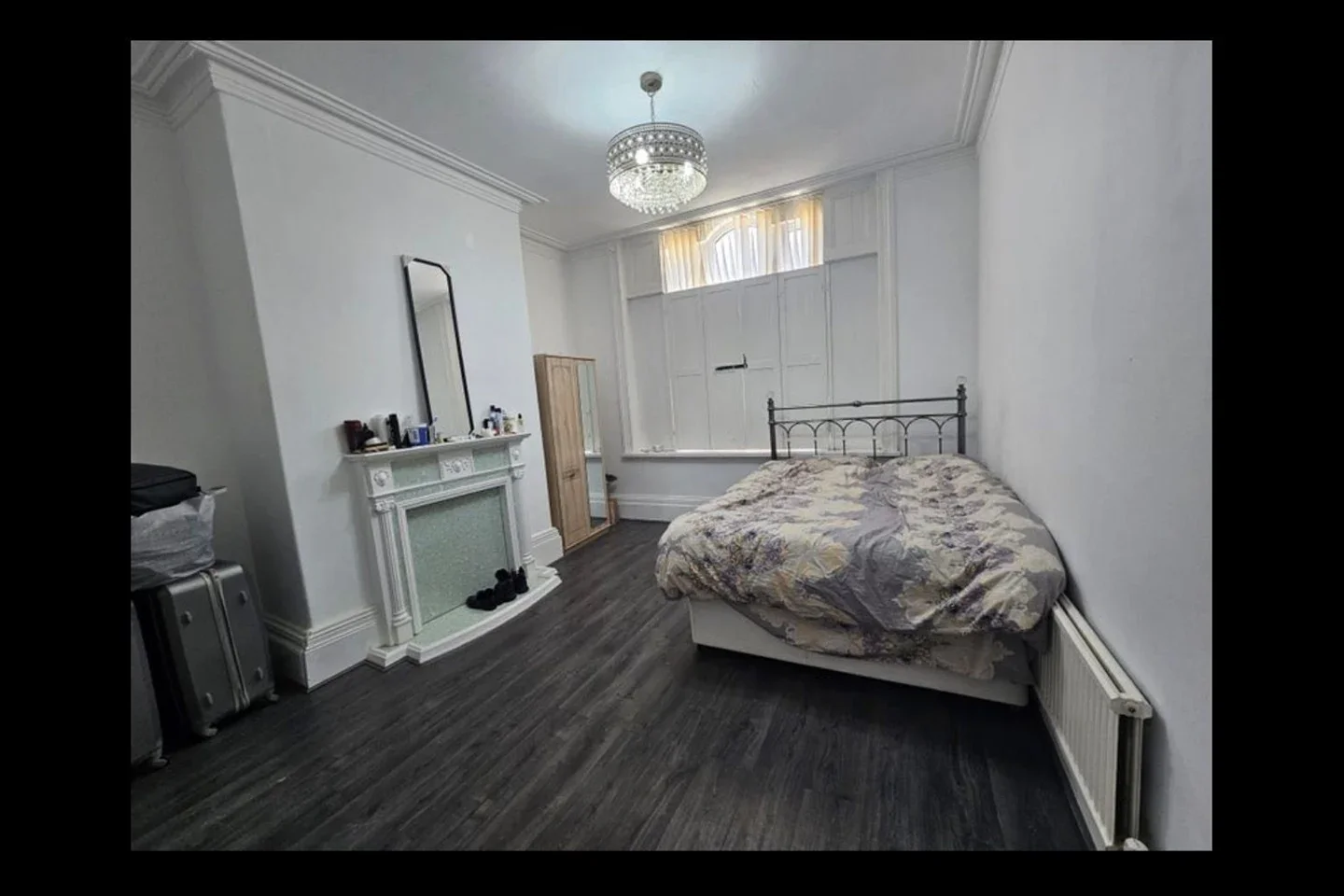 Room Manchester Road in Heywood
