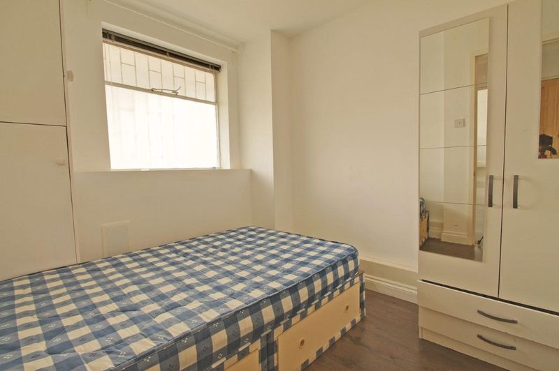 Flat Southey Road in Greater London