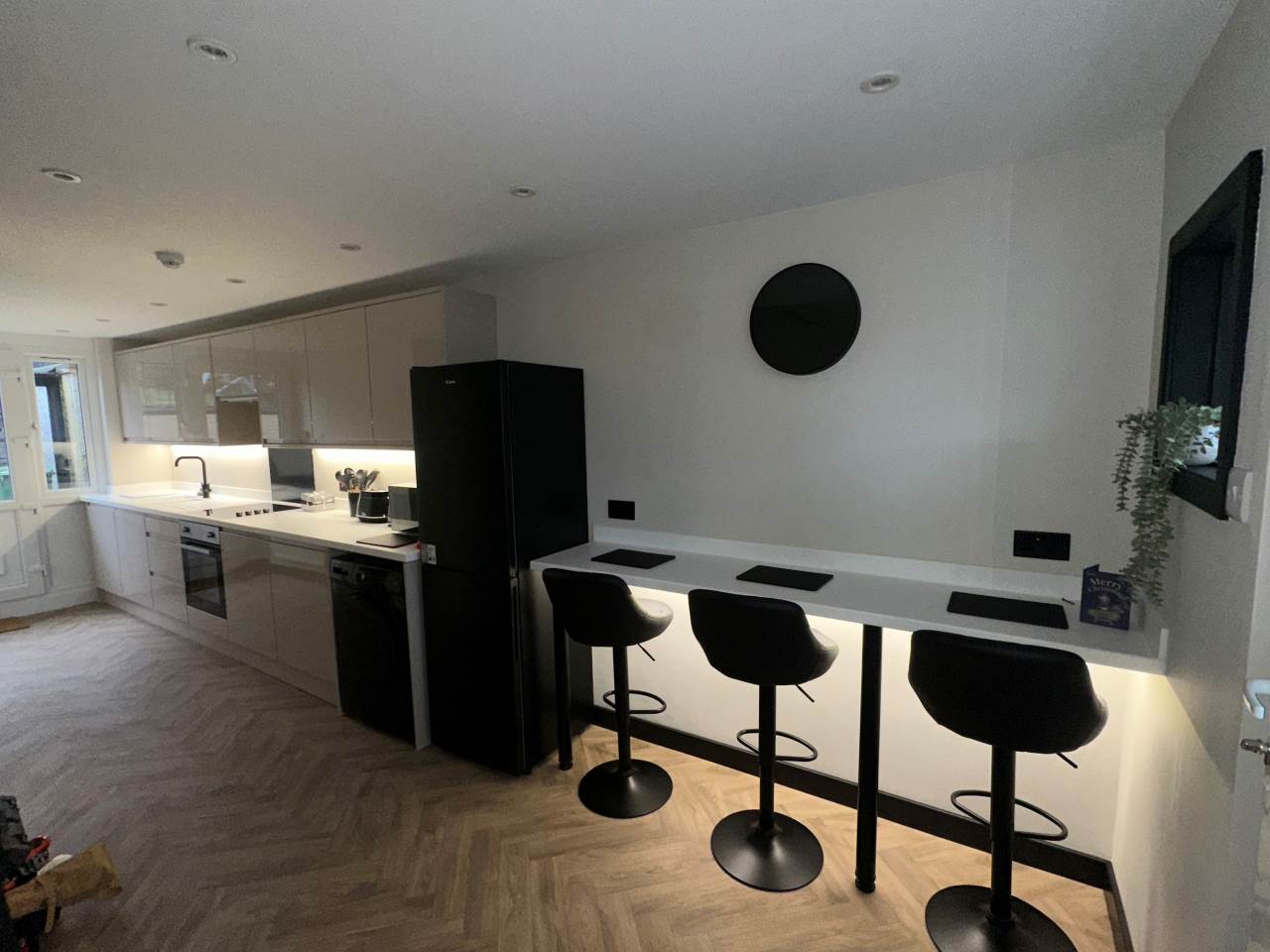 Room Stonecliffe Mount in Leeds