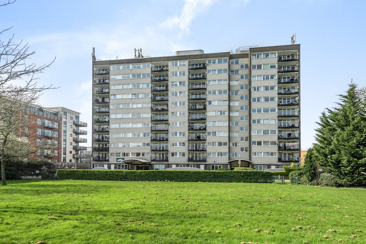 Flat Baker Road in Greater London