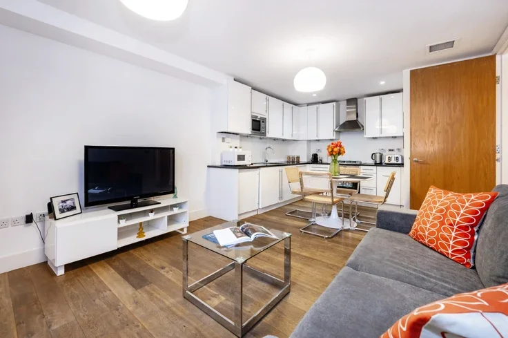 Flat Shaftesbury Avenue in Greater London