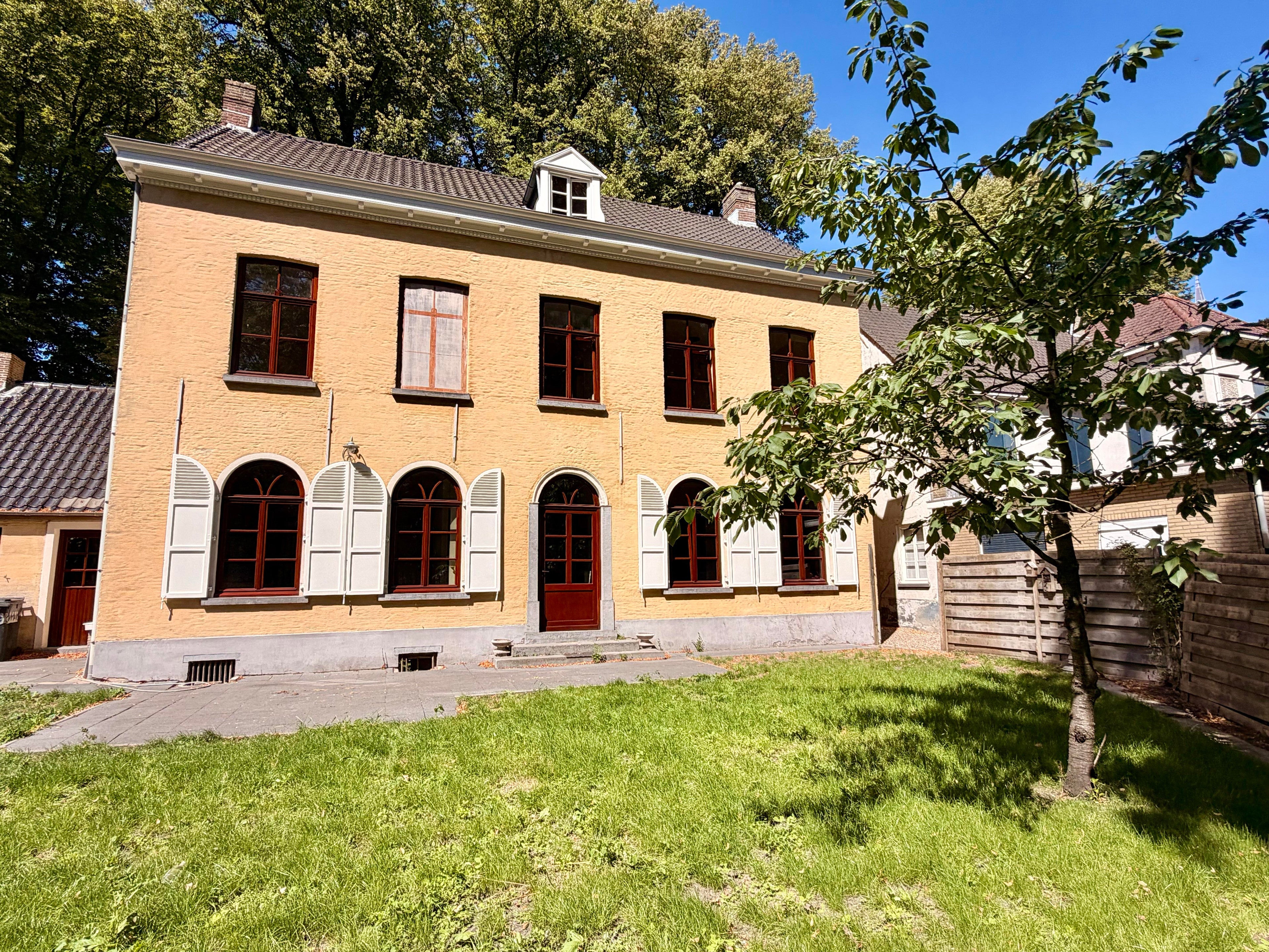 Huis Dorpsplein in Zuiddorpe