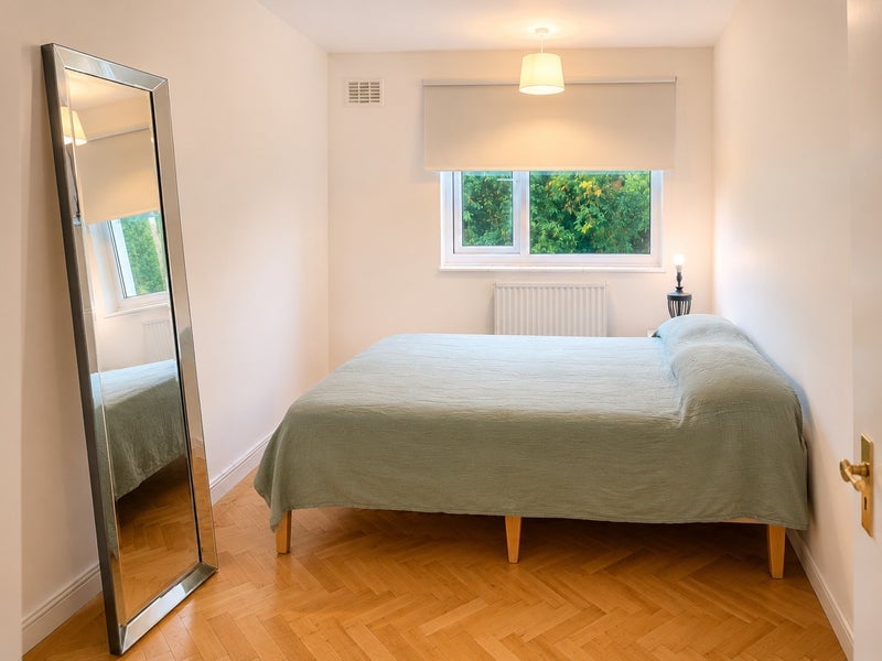 Room Mansfield Heights in Greater London