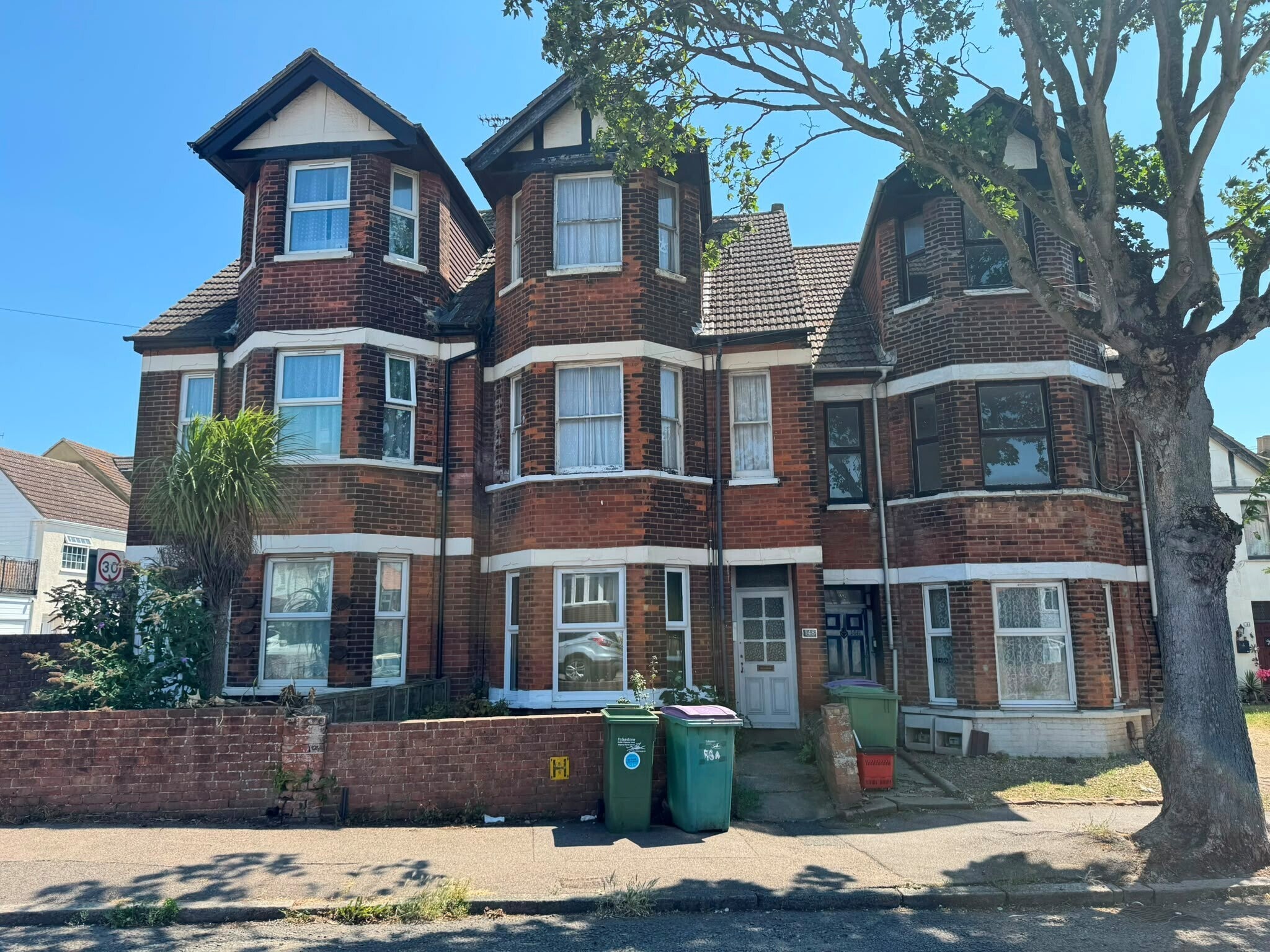 House Canterbury Road in Folkestone and Hythe District